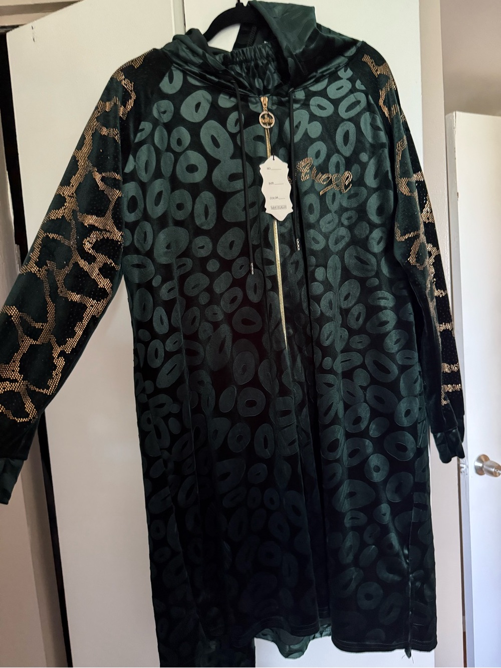 Dark GreenVelvet 2-piece Set-Flare Leg Pants with warm robe gold accents sleeves